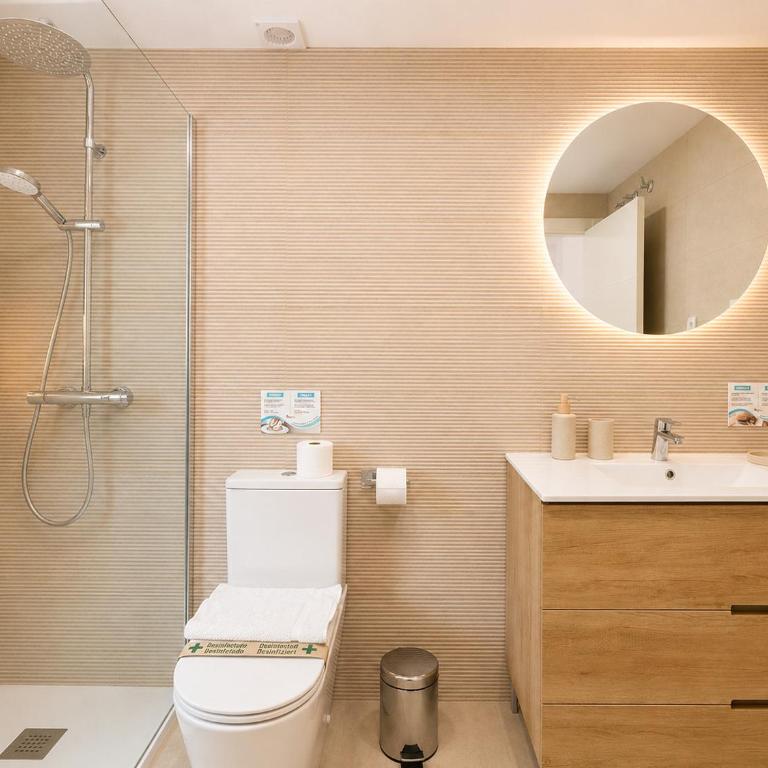 Apartamento con terraza y piscina en Puerto Marina - MISTRAL - Apartment mit 2 Schlafzimmern und Terrasse - 5
