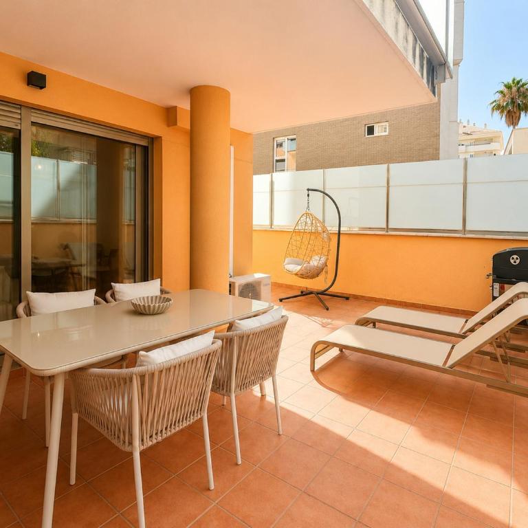 Apartamento con terraza y piscina en Puerto Marina - MISTRAL - Apartment mit 2 Schlafzimmern und Terrasse - 3