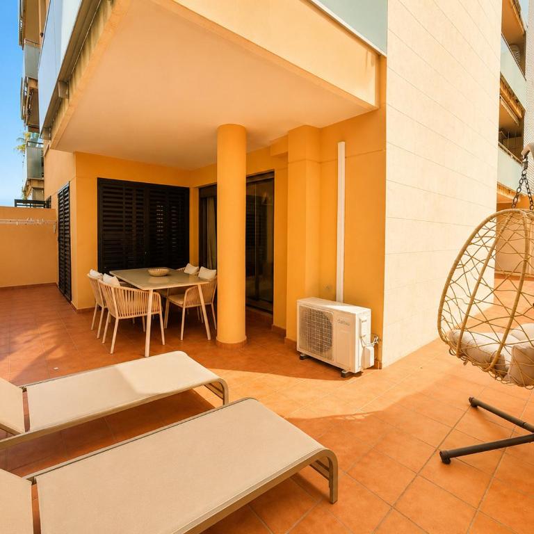 Apartamento con terraza y piscina en Puerto Marina - MISTRAL - Apartment mit 2 Schlafzimmern und Terrasse - 22