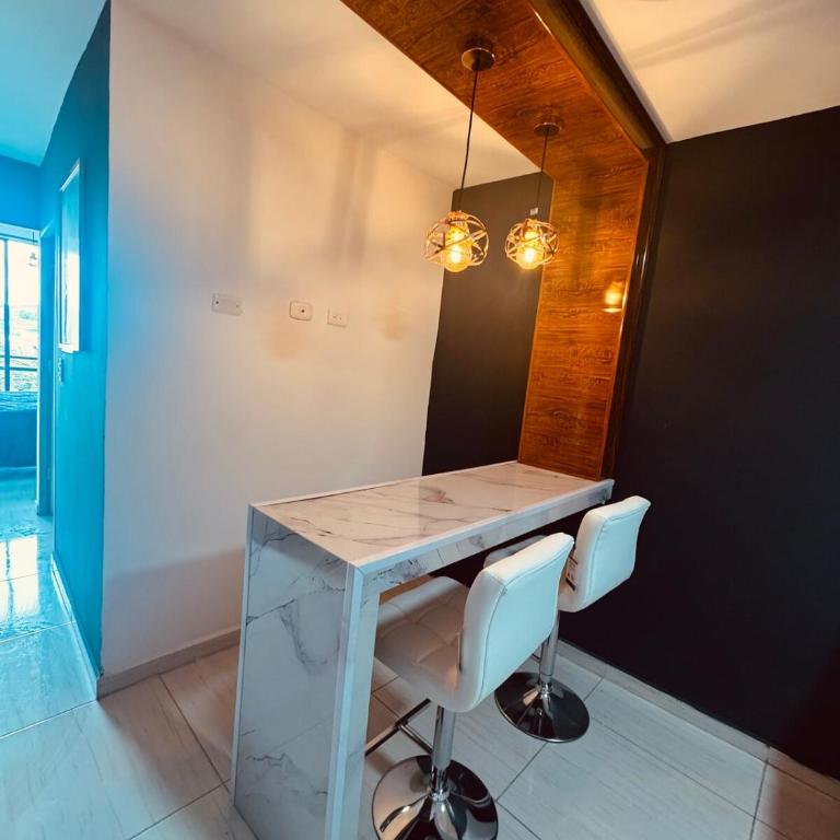Apartamento Moderno con Balcón y Vista en el centro de Pereira - One-Bedroom Apartment - 13