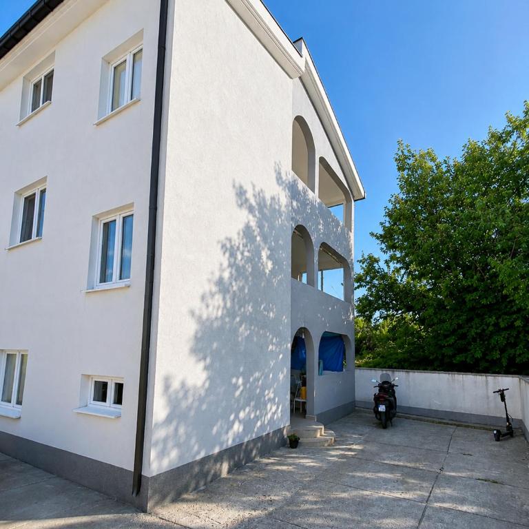 Harko apartments - Three-Bedroom Apartment - 1