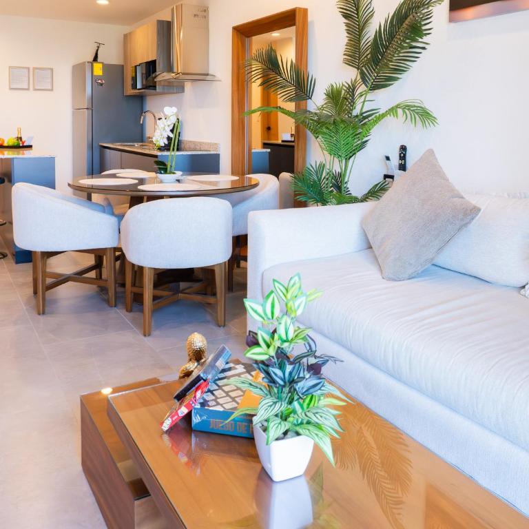 Departamento de lujo en Zona Dorada, Alberca Infinity, A 1 cuadra de la playa - Two-Bedroom Apartment with Balcony - 28