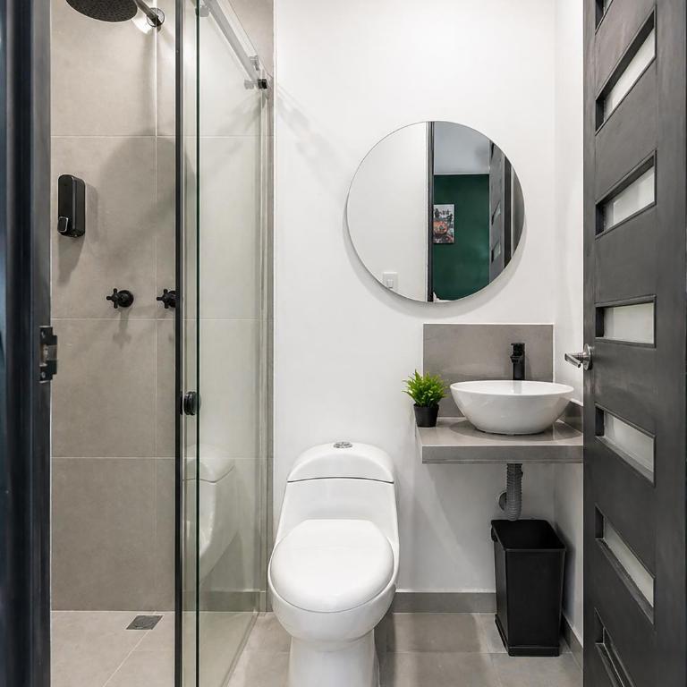 Living Hotel - Quadruple Room with Private Bathroom - 3