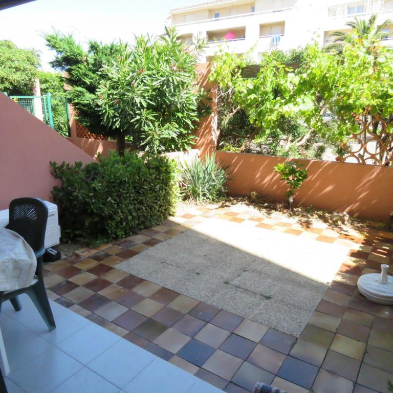 T2 cabine climatisé avec jardin, parking inclus - FR-1-472-222 - Apartment - 2