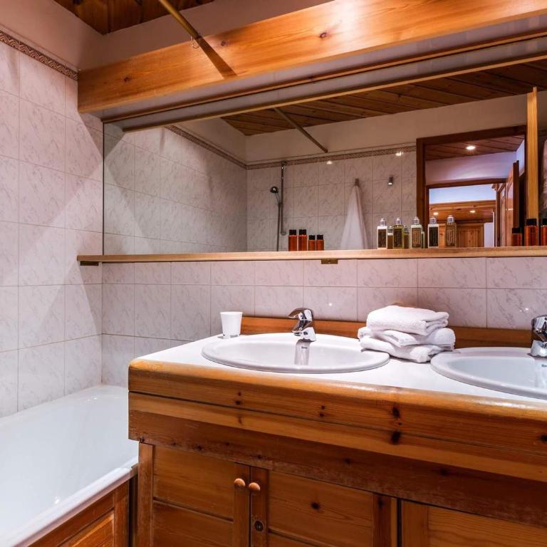 Appartement confortable avec parking couvert - 10 pers. - FR-1-518-209 - Apartment - 6