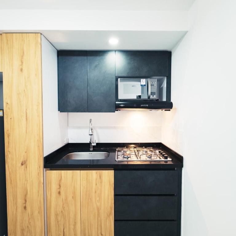 Colseguros - Deluxe One-Bedroom Apartment with City View - 8