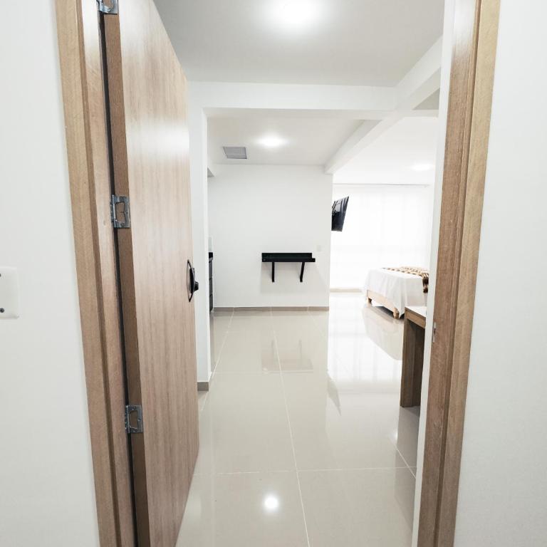 Colseguros - Deluxe One-Bedroom Apartment with City View - 15