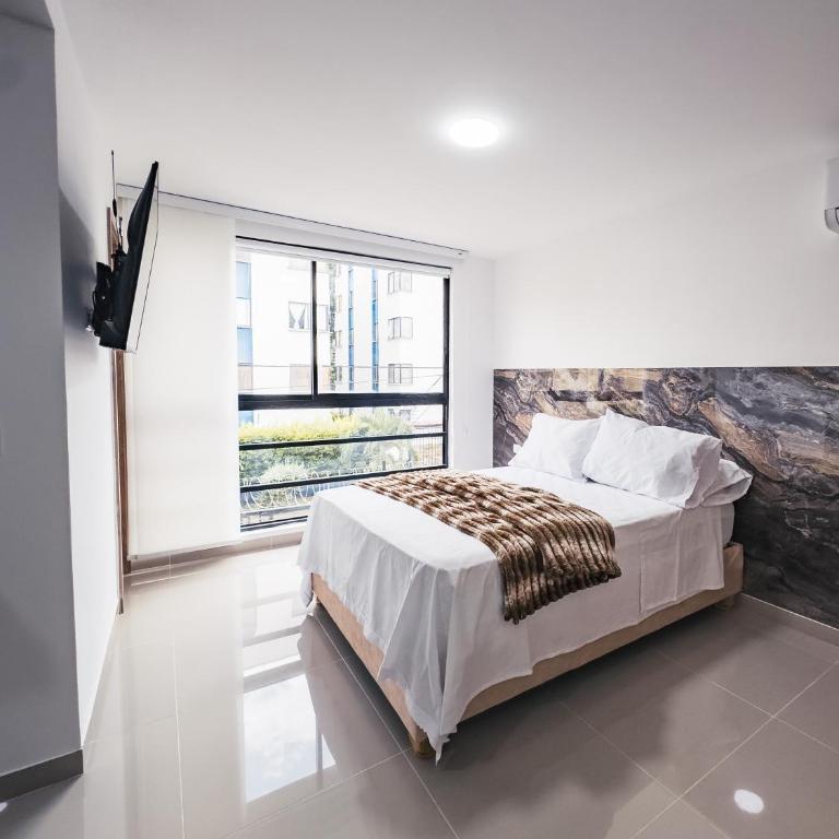 Colseguros - Deluxe One-Bedroom Apartment with City View - 4
