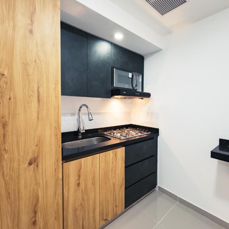 Colseguros - Deluxe One-Bedroom Apartment with City View - 33