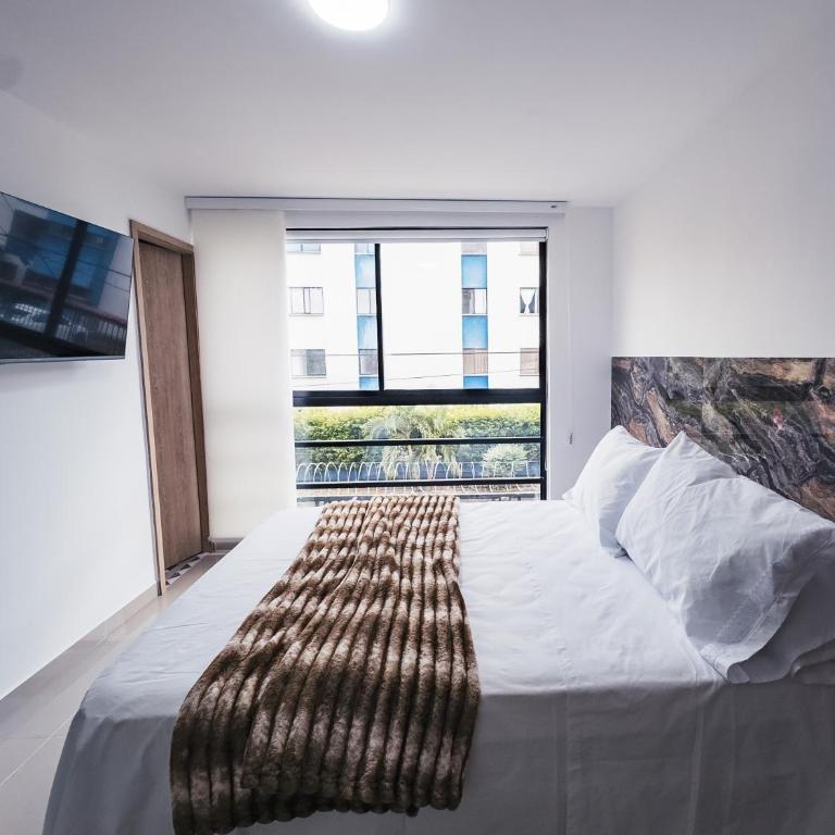 Colseguros - Deluxe One-Bedroom Apartment with City View - 3