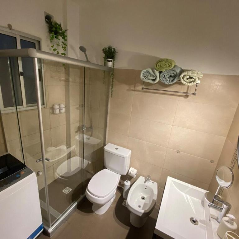 Turquoise, 2 bedroom garage, great location - Two-Bedroom Apartment - 12