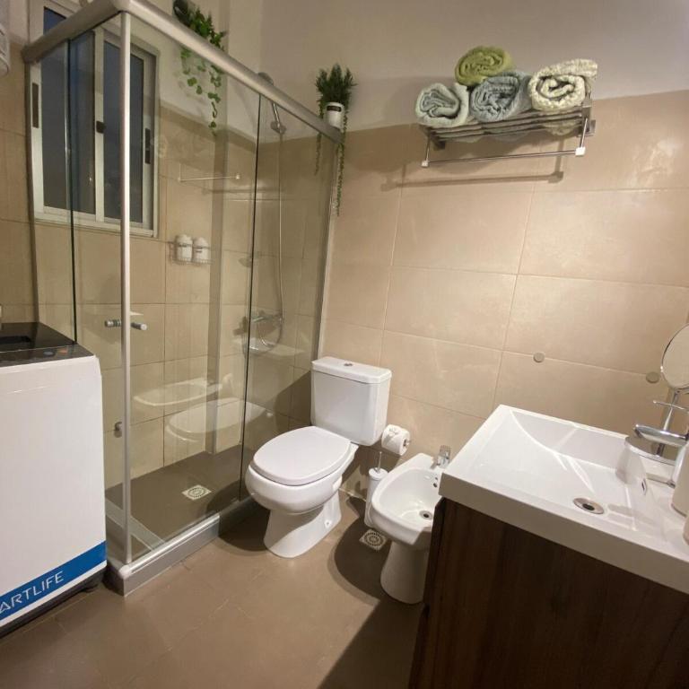 Turquoise, 2 bedroom garage, great location - Two-Bedroom Apartment - 17