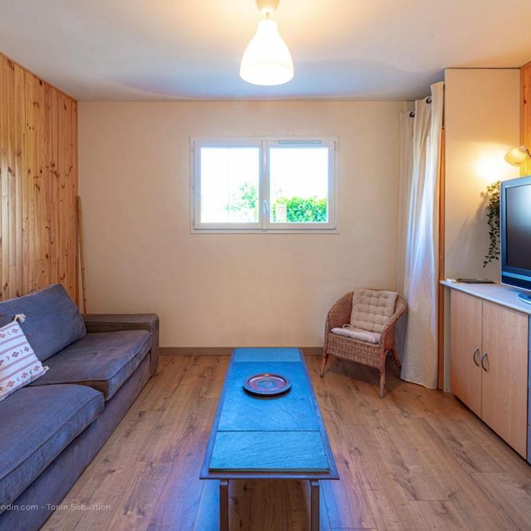 Villa des Amarylis - 3 bedrooms, parking, and garden - Three-Bedroom House - 55