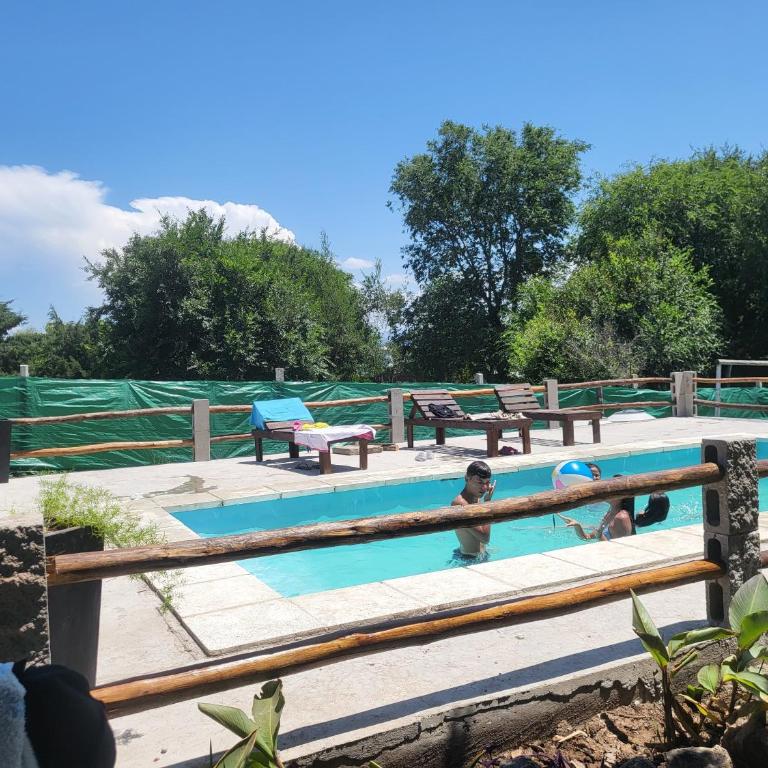 Casa de campo con parque y pileta - Casa de 3 dormitorios - 3