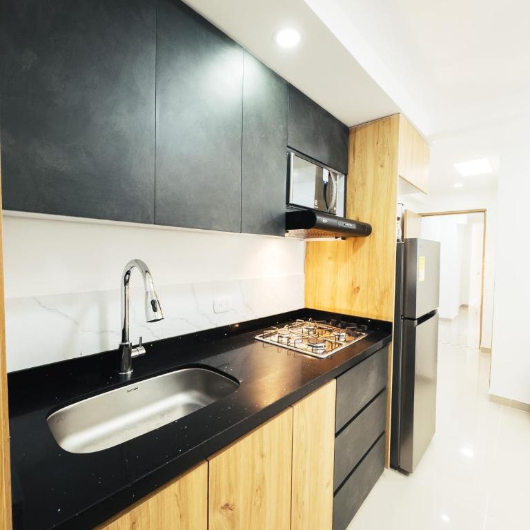 Colseguros - Deluxe One-Bedroom Apartment with City View - 46
