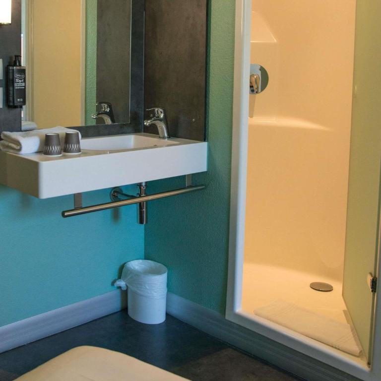 Ibis Budget Archamps Porte de Genève - Chambre Triple - 5