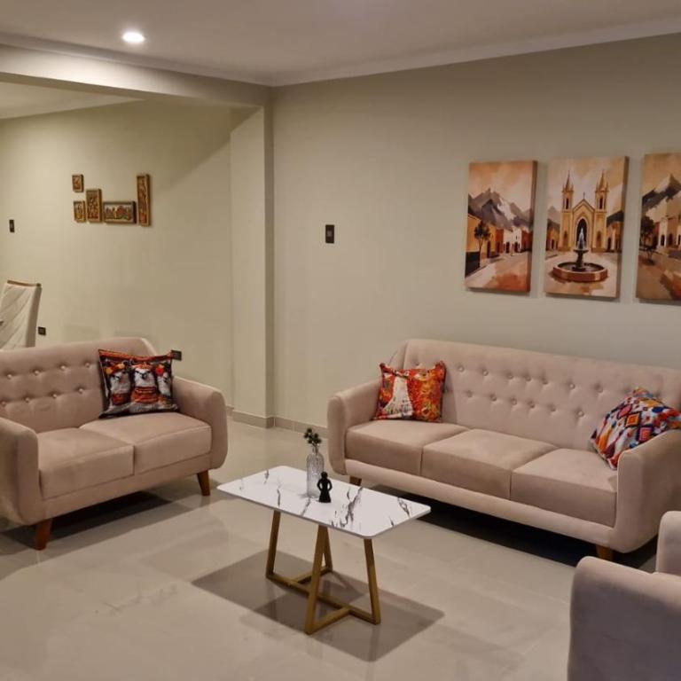 Beautiful and modern apartment steps from the Plaza - Apartamento de 3 dormitorios con vistas a las montañas - 1