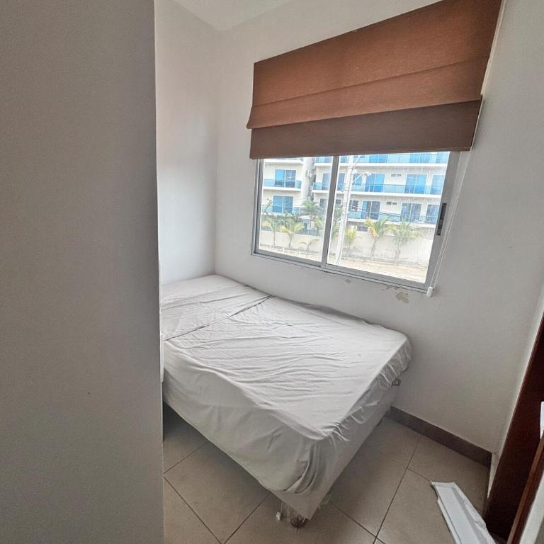 Nice apartment facing the sea and at the foot of the beach in punta blanca - Apartment - 5