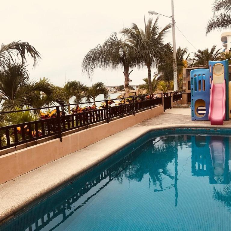 Nice apartment facing the sea and at the foot of the beach in punta blanca - Apartment - 33