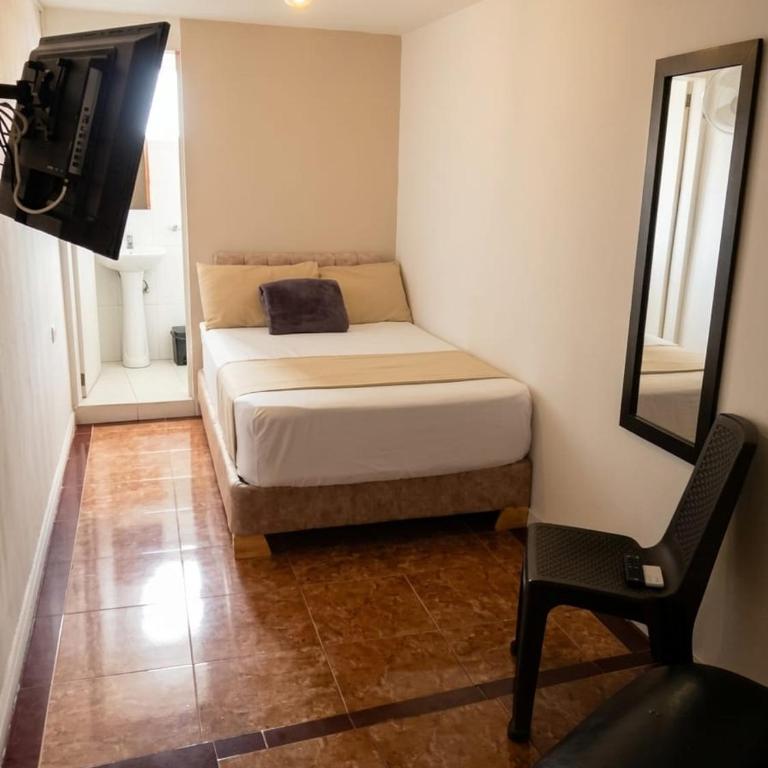 Hotel Iam Armenia Quindio - Habitación Doble con baño privado - 4