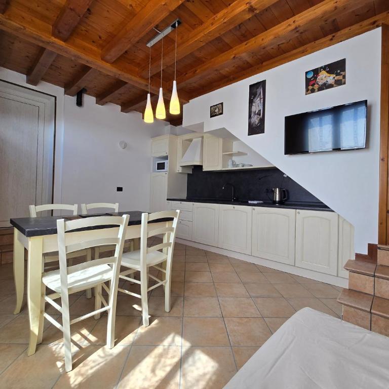 Hotel Gallo - Appartamento con 1 Camera da Letto e con Giardino - 9