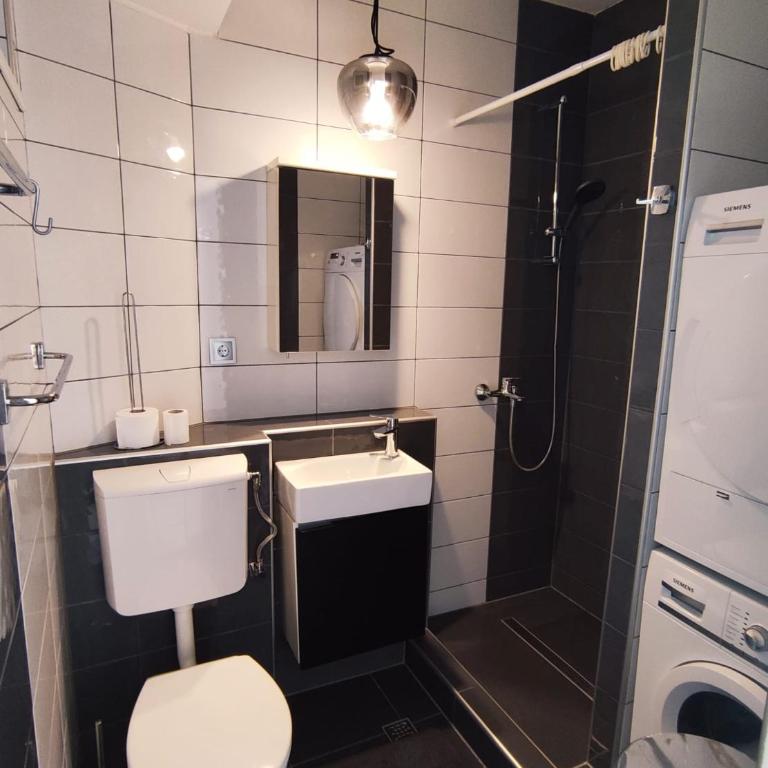 Central Stay Sarajevo - Two-Bedroom Apartment - 9