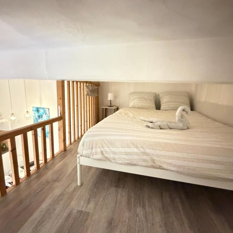Le Cocon du Centre Historique - Studio climatisé au cœur du centre historique de Fréjus Situé dans le centre historique de Fréjus, 10 min de la plage - One-Bedroom Apartment - 10