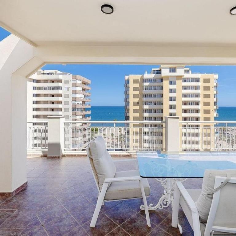 Apartamento con 3BDR sea view - Three-Bedroom Apartment with View - 1