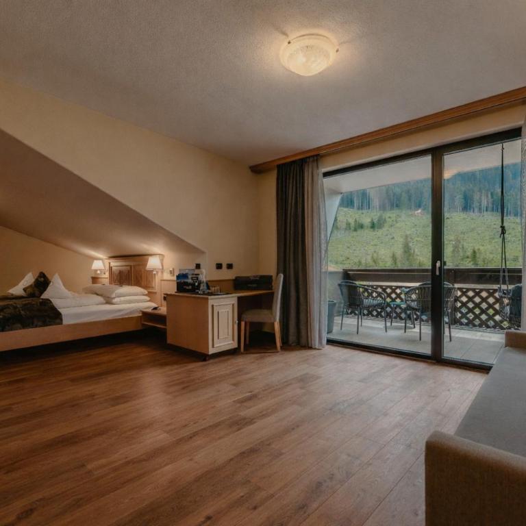Hotel Alpenrose - Triple Room with Balcony - 4