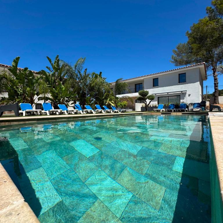 Villa Marie-Jeanne - Three-Bedroom Villa - 5