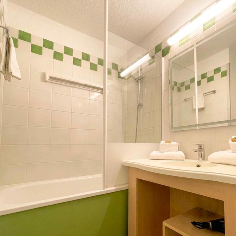 Residence Pierre & Vacances Les Embruns - Studio avec Alcôve et Terrasse ou Balcon (4 Personnes) - 5