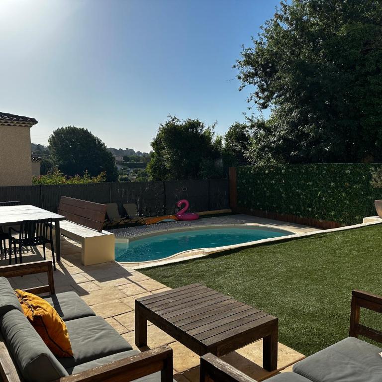 Belle villa 8 pers jardin & piscine au calme - Villa - 8