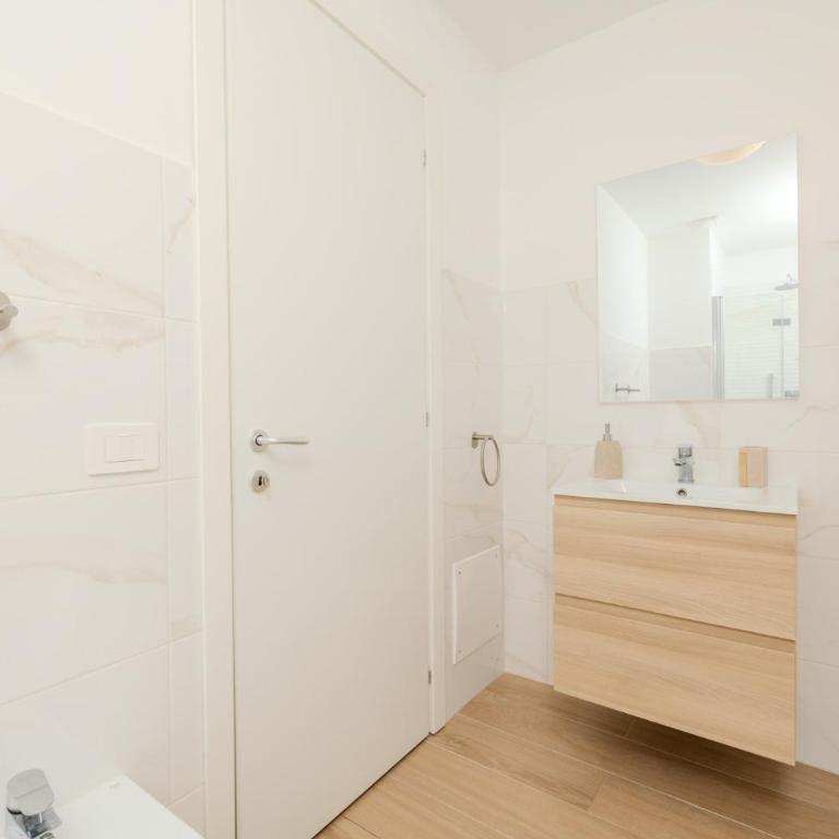 Marysel Rooms - Habitación Doble con balcón y vistas al mar - 9