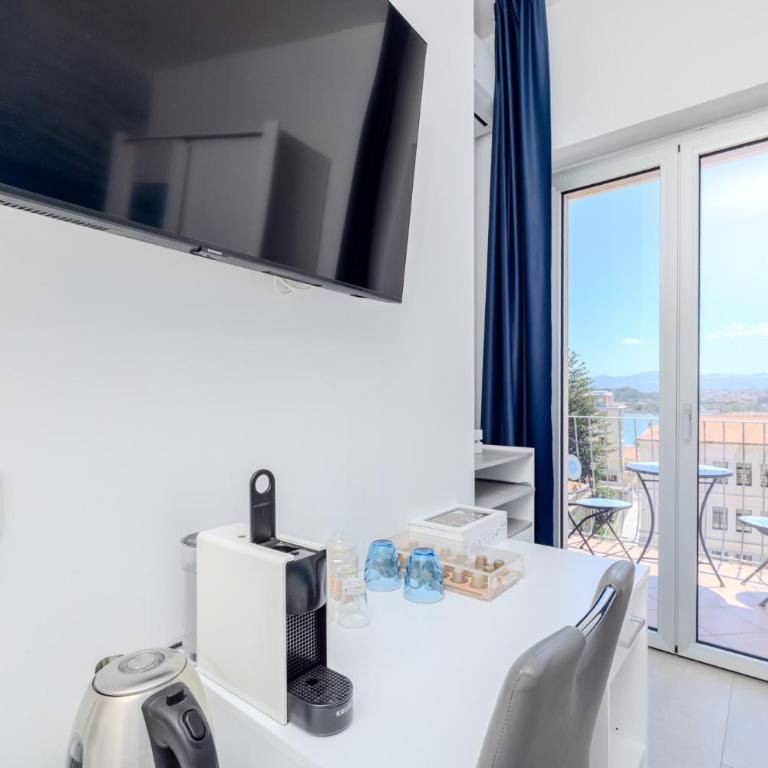 Marysel Rooms - Habitación Doble con balcón y vistas al mar - 12