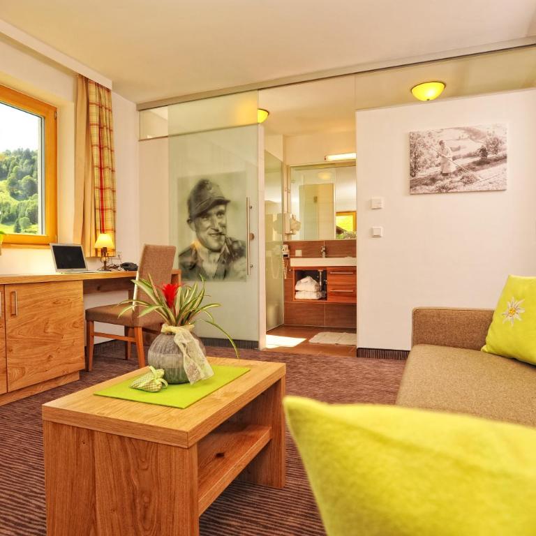 Hotel Barbarahof Saalbach - Edelweiss Suite mit Balkon und Bergblick - 5
