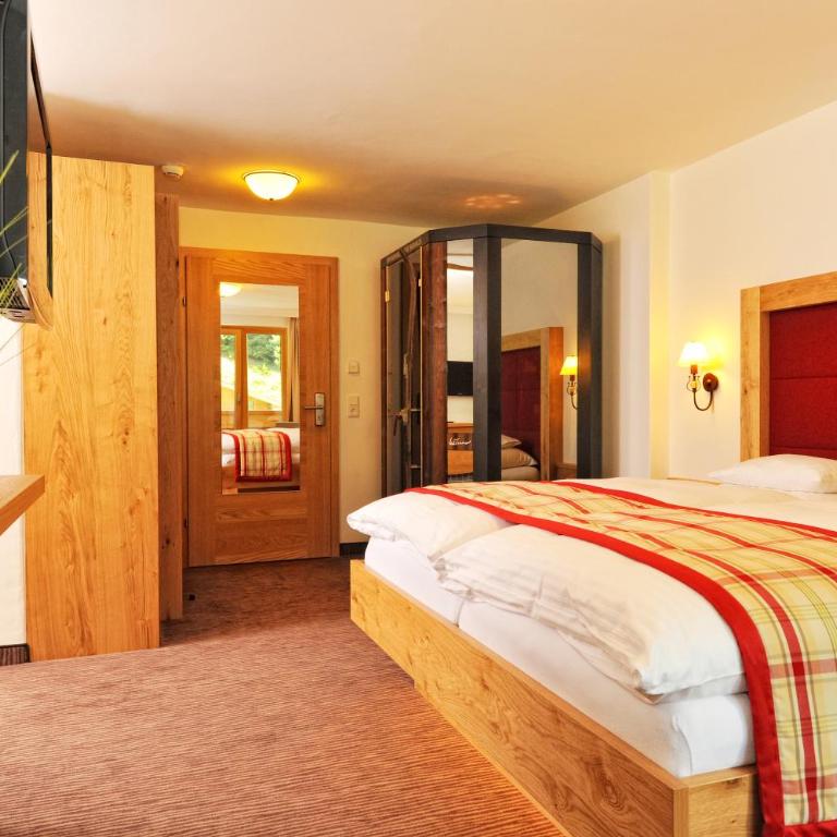 Hotel Barbarahof Saalbach - Edelweiss Suite mit Balkon und Bergblick - 4