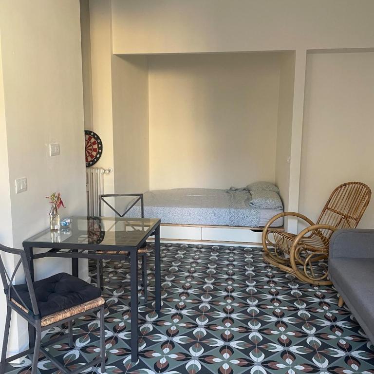 Casacciuga - central and bright studio flat with air conditioning - Two-Bedroom Apartment - 3
