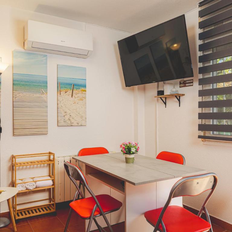 Apartamento con jardín y piscina en Vinaros , Platja les Deveses - Appartement - Rez-de-Chaussée - 3