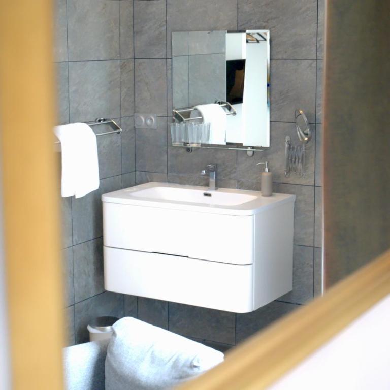 La Villa des Sables - Chambre Double avec Salle de Bains Privative - 3