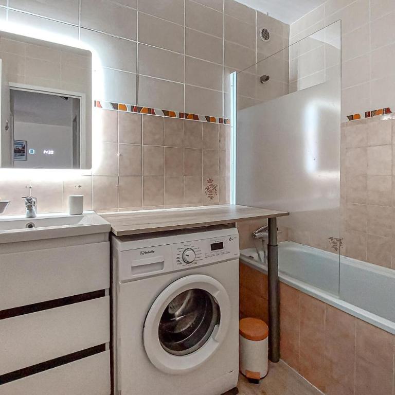 Appartement Proche Plage - Appartement 2 Chambres - 12