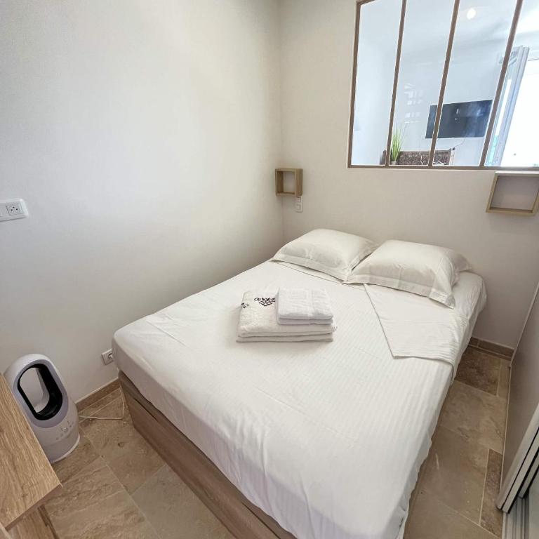 Villa - Sea view Apartments - Private Parking & AC - Appartement - Vue sur Mer - 1