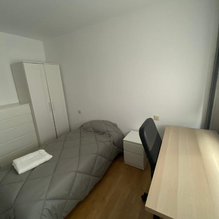 Alojamiento San Martín - Single Room with Shared Bathroom - 2