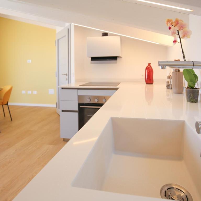 Suite HollidayHouse - vista mare - Suite avec Jacuzzi - 23
