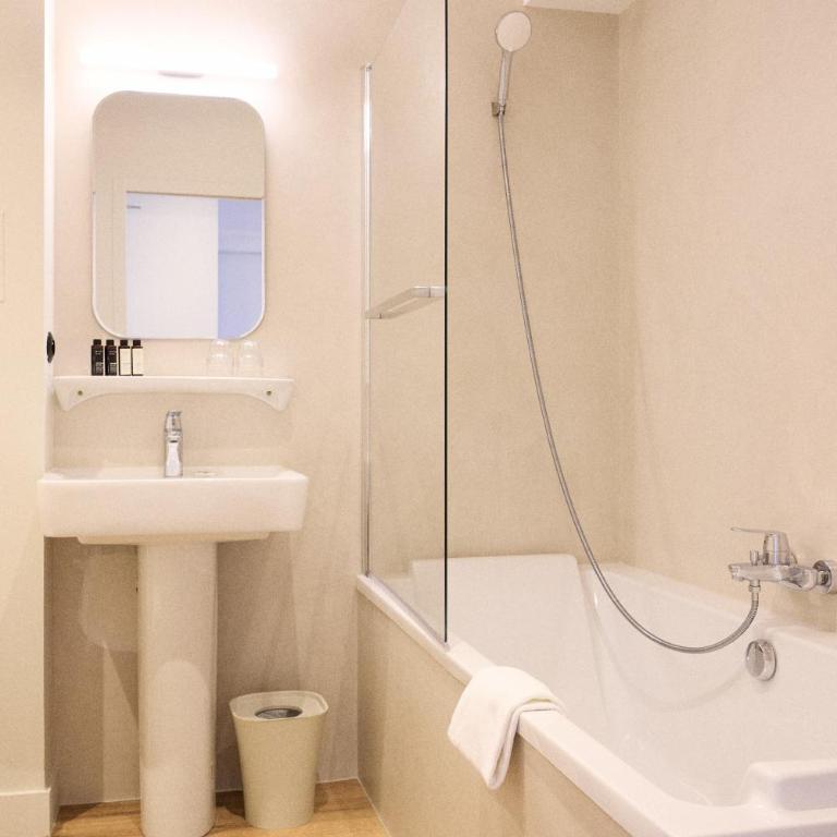 Hôtel Henri IV - Chambre Familiale Supérieure - 1