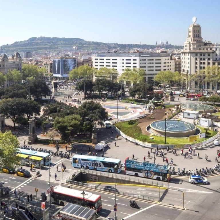 Rent Top Apartments near Plaza de Catalunya - Apartamento de 2 dormitorios con balcón - Ronda Sant Pere - 1