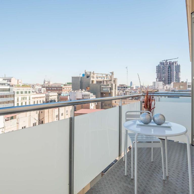 Rent Top Apartments near Plaza de Catalunya - Apartamento de 2 dormitorios con balcón - Ronda Sant Pere - 5