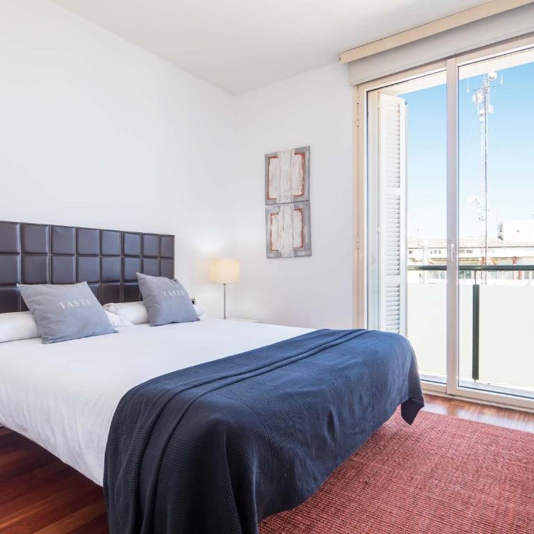 Rent Top Apartments near Plaza de Catalunya - Apartamento de 2 dormitorios con balcón - Ronda Sant Pere - 2