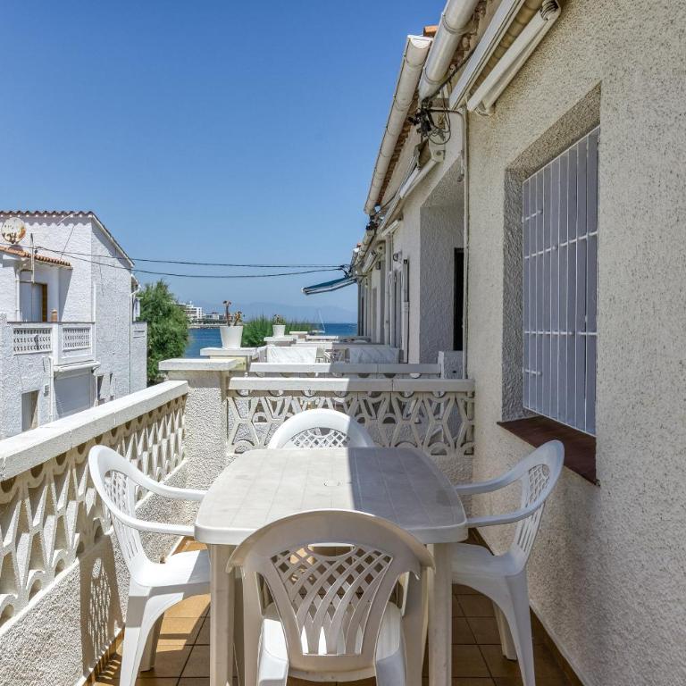 Apartamento a 1 min de Playa Riells - Casa con 1 Camera da Letto - 1