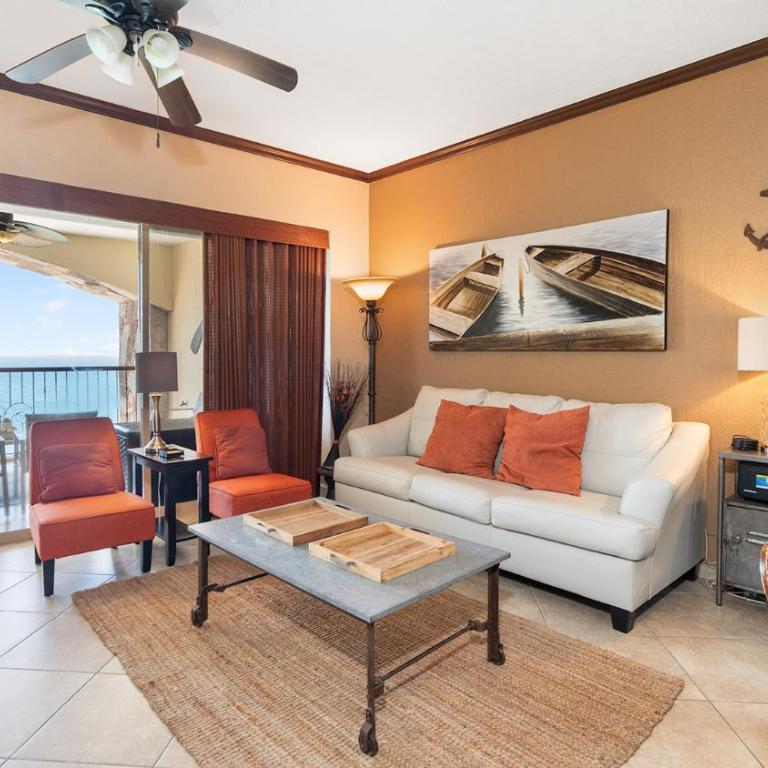 Scenic Luxury Gorgeous Ocean Front Condo - Vacation Home - 11