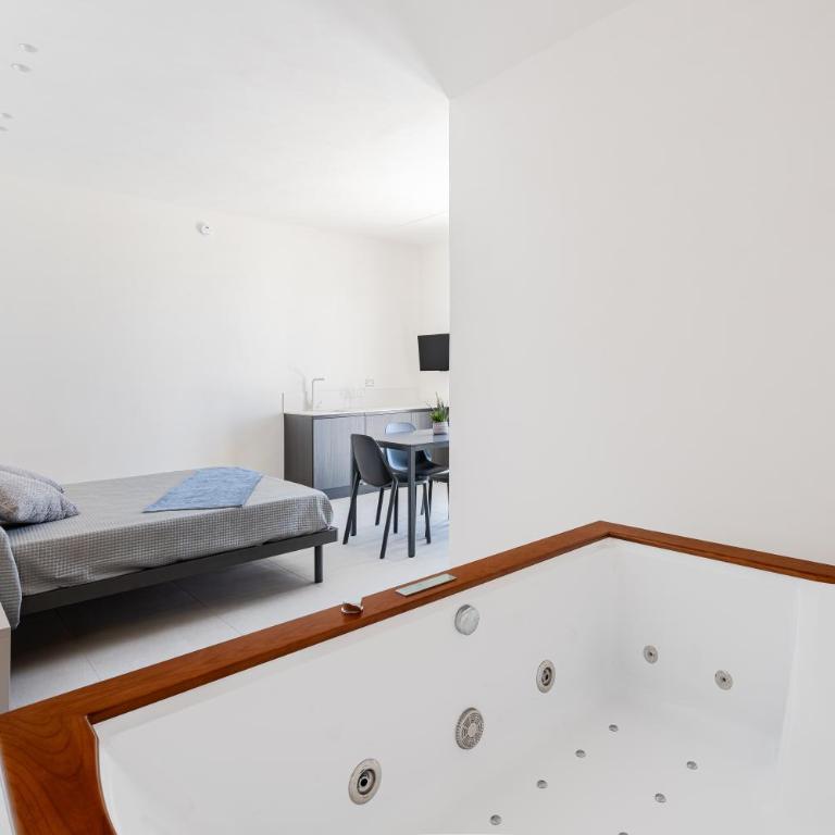 Aura - Stagnone Apartments - Monolocale con Vasca Idromassaggio - 12